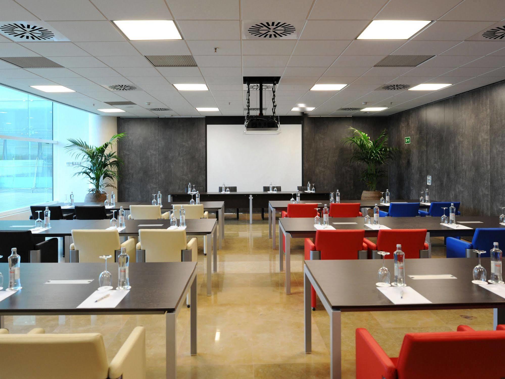 Air Rooms Barcelona Airport By Premium Traveller El Prat de Llobregat Exterior photo